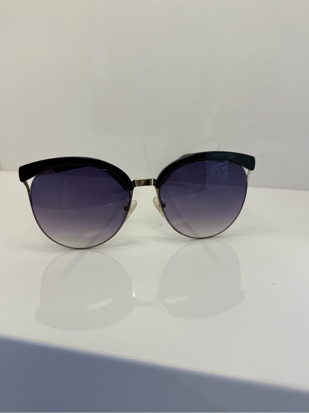 Balmain BL 25001 sunglasses w/ chevron details & purple Gradient Lenses